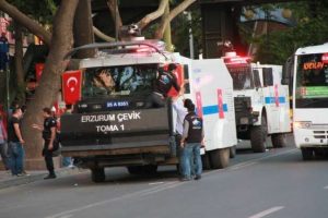 TOMA'ları T&uuml;rk bayrakları ile donattılar
