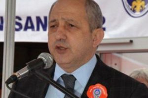 22 yıl &ouml;nce yakalanan m&uuml;d&uuml;r o mu?