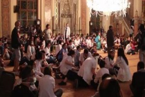 İşte Valide Sultan Camii'nde yaşananlar