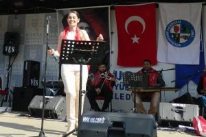 Bursa'da T&uuml;rkmen ve Y&ouml;r&uuml;k şenliği coşkusu