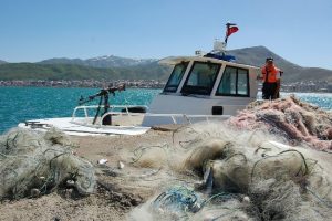 Jandarma ka&ccedil;ak avlanmaya g&ouml;z a&ccedil;tırmıyor