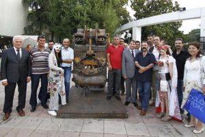 Hurdacıya satılacaktı sanat eseri oldu