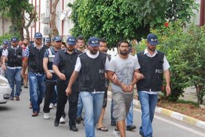 Adana'daki 13 ş&uuml;pheli serbest bırakıldı