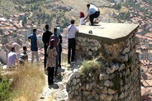 Liseli kızı intihardan polis kurtardı
