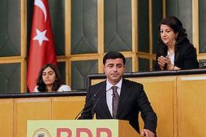 Demirtaş'tan h&uuml;k&uuml;mete "Gezi" &ccedil;ağrısı