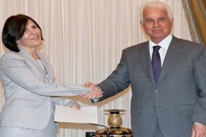 KKTC'de h&uuml;k&uuml;met kurma g&ouml;revi Sibel Siber'in