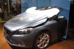 Volvo g&uuml;venlik &ccedil;ıtasını &ccedil;ok y&uuml;kseltti