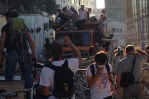 &Ccedil;arşı Taksim'e kamyonla girdi!