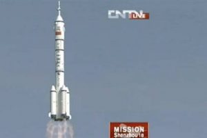 &Ccedil;in ikinci kadın astronotu Uzay'a g&ouml;nderdi