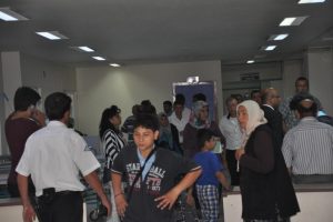 100'e yakın &ouml;ğretmen ve &ouml;ğrenci zehirlendi