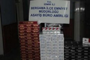 İzmir'de g&uuml;mr&uuml;k ka&ccedil;ağı sigara ele ge&ccedil;irildi