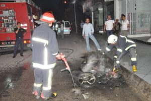 Ceza yazılmasına kızdı motosikletini yaktı