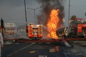 Tanker alev topuna d&ouml;nd&uuml;