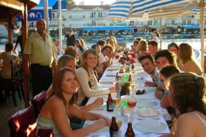 Alkol d&uuml;zenlemesi turizmi etkiler mi?