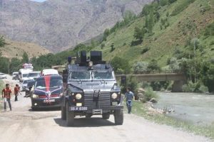 D&uuml;ğ&uuml;n konvoyunda zırhlı ara&ccedil;