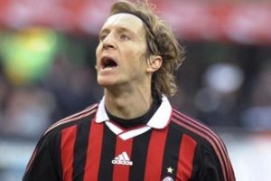 Milan'da Ambrosini ile yollar ayrılıyor