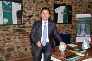 Mestan: "B&uuml;y&uuml;k d&uuml;ş&uuml;n&uuml;yoruz"