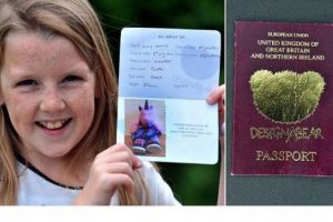 Dokuz yaşındaki &ccedil;ocuk oyuncak pasaportuyla T&uuml;rkiye'ye girdi