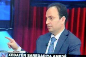 "Halen bazı konularda padişahlık yetkileri kullanılıyor"