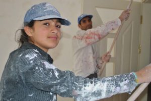 14 yaşındaki Elif inşaatta &ccedil;alışıyor