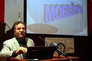 &Ccedil;alışanların y&uuml;zde 40'ı "mobbing" mağduru