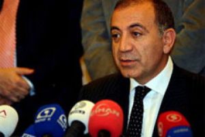 G&uuml;rsel Tekin'den fişlenme iddiası