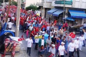 Manisa'da Gezi Parkı eylemine destek y&uuml;r&uuml;y&uuml;ş&uuml;