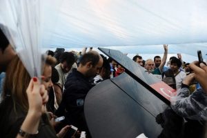 Yağmur altında piyano resitali