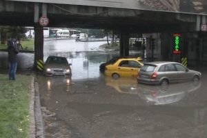 İstanbul'da yağmur yağdı b&ouml;yle oldu!