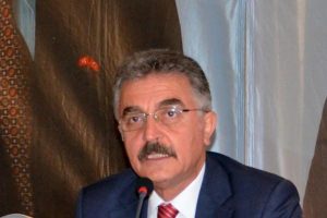 Sanat&ccedil;ılarla g&ouml;r&uuml;şme k&ouml;rler sağırlar, birbirini ağırlar misali
