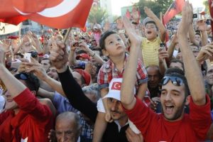 Erdoğan i&ccedil;in sokağa indiler