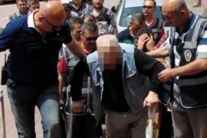 Fuhuş &ccedil;etesine operasyon: 10 g&ouml;zaltı