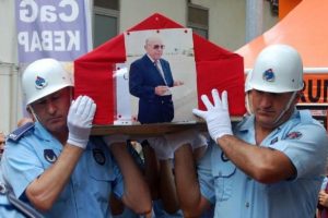 Cengiz Ko&ccedil;al son yolculuğuna uğurlandı