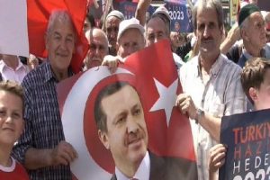 Makedonya'da Başbakan Erdoğan'a destek mitingi