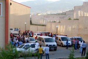 Hemşire koluna ila&ccedil; enjekte ederek intihar etti