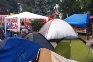 Gezi Parkı'ndaki &ccedil;adırlar toplanıyor mu?
