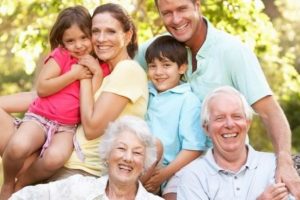 Bakıcı yerine aile b&uuml;y&uuml;klerine emanet edin!