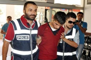 Hırsızlık iddiasına 3 g&ouml;zaltı