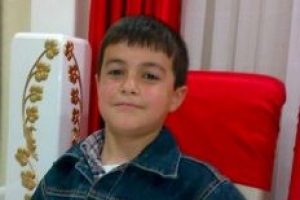 Kolunu ila&ccedil; makinesine sıkıştırdı