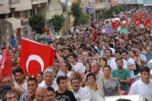 Denizli'de 10 bin kişi 'Gezi' i&ccedil;in y&uuml;r&uuml;d&uuml;