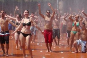 Su parkında tatil bereketi