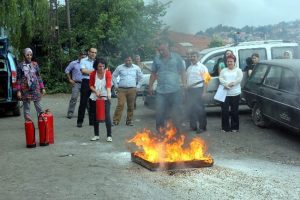 Sağlık&ccedil;ılara yangın tatbikatı yaptırıldı