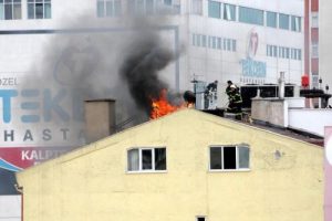 Dershane &ccedil;atısında korkutan yangın