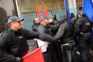 G8 protestosuna polisten m&uuml;dahale