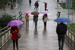 Orta Karadeniz i&ccedil;in şiddetli yağış uyarısı