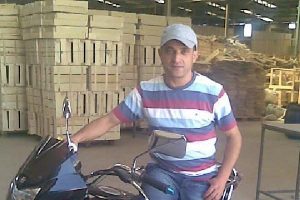 Teyze oğlunun otomobille &ccedil;arptığı motosiklet s&uuml;r&uuml;c&uuml;s&uuml; &ouml;ld&uuml;