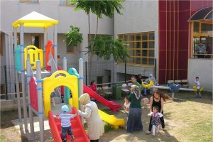 &Ccedil;ocuk hastanesi, &ccedil;ocuklar i&ccedil;in renklendi