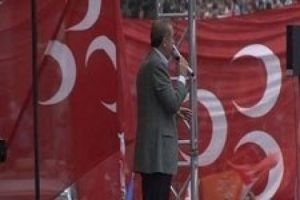 MHP'den bayrakla ilgili su&ccedil; duyurusu