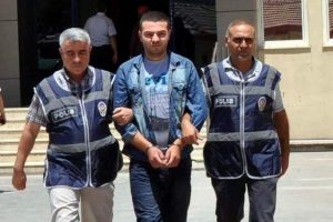 Kiraladığı aracı &ccedil;alan zanlı yakalandı