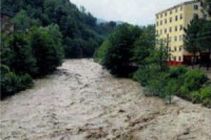 Karadeniz'i sel vurdu